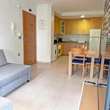 Apartamento Hills - Bright, Pool, Parking And Ac In The Living